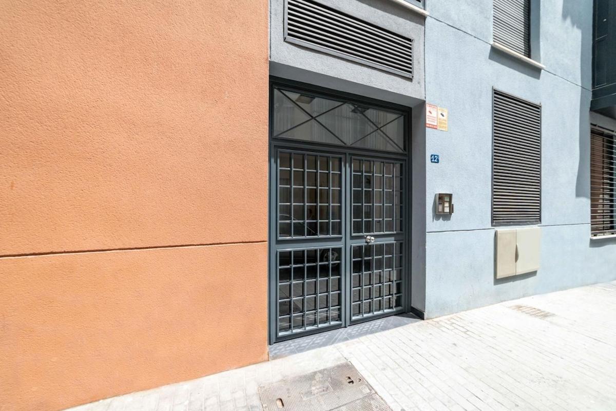 -Malagasunapts- Modern Citycentre Pool&Parking Exterior foto