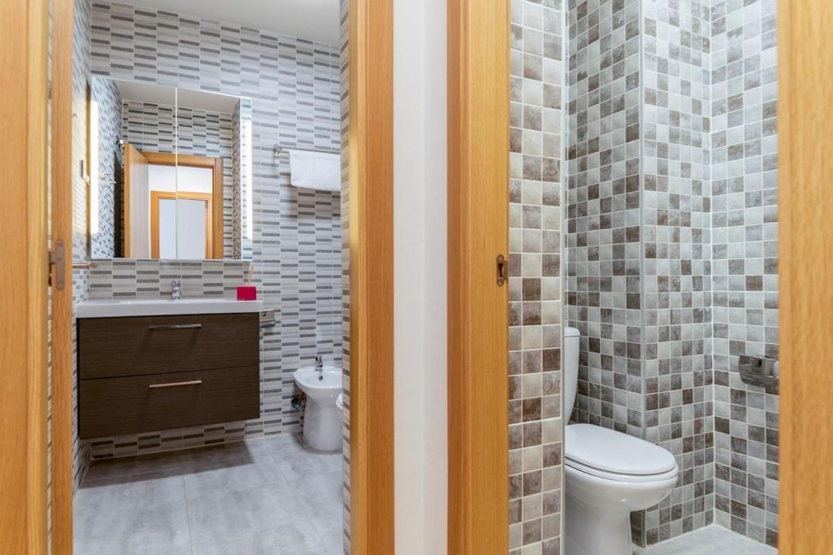 -Malagasunapts- Modern Citycentre Pool&Parking Exterior foto